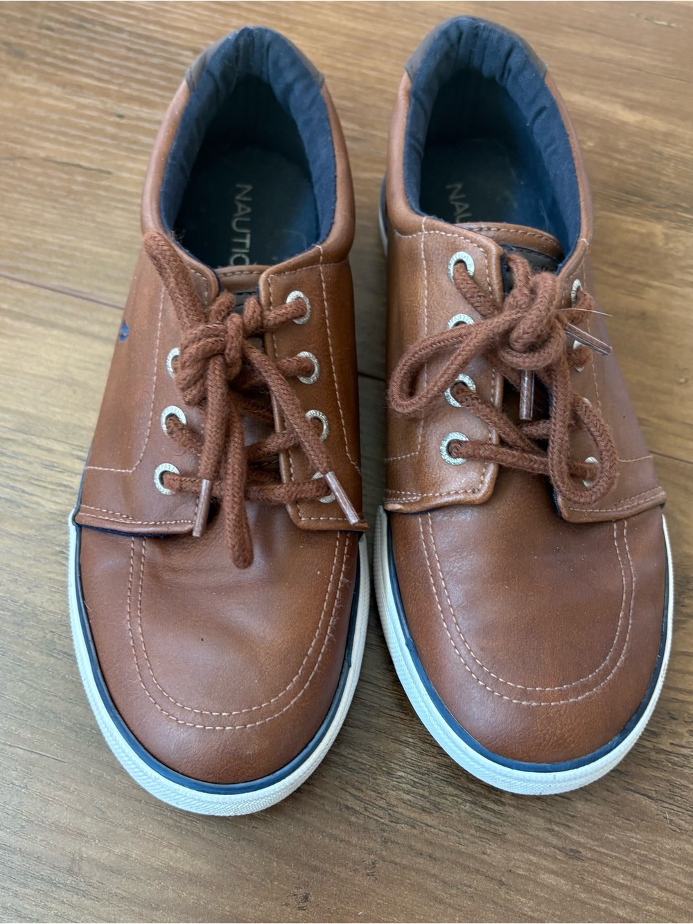 Nautica Brown Leather-Look Kids Boat Shoes with White Soles. Size 3.  INV25/555